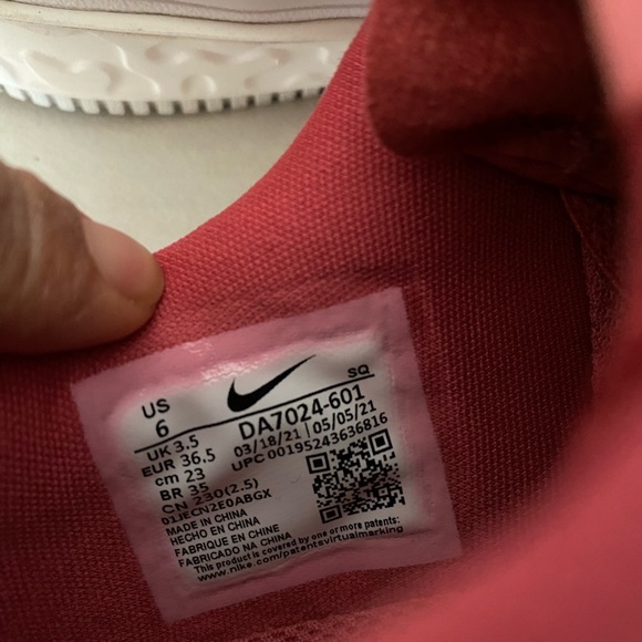 Nike women’s size 6 - Picture 4 of 6